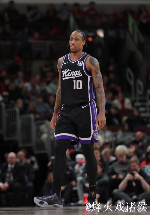 上半场:国王56-42领先尼克斯,德罗赞砍下15分拉文贡献13分 上半场:国王56-42领先尼克斯,德罗赞砍下15分拉文贡献13分